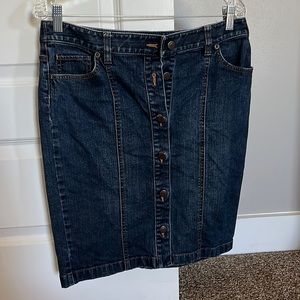 Loft button down denim skirt size 6